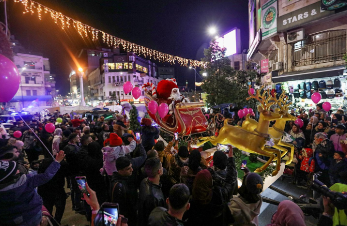 When is christmas .. إنطلاق قافلة الميلاد في رام الله